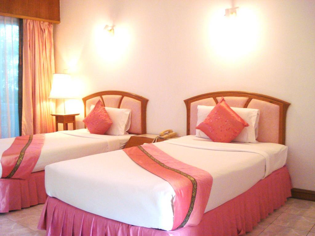Phuket Golden Sand Inn - Sha Extra Plus Karon Exterior foto