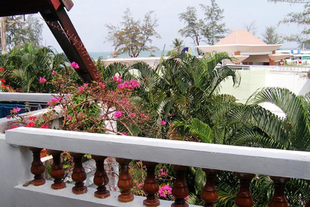 Phuket Golden Sand Inn - Sha Extra Plus Karon Quarto foto